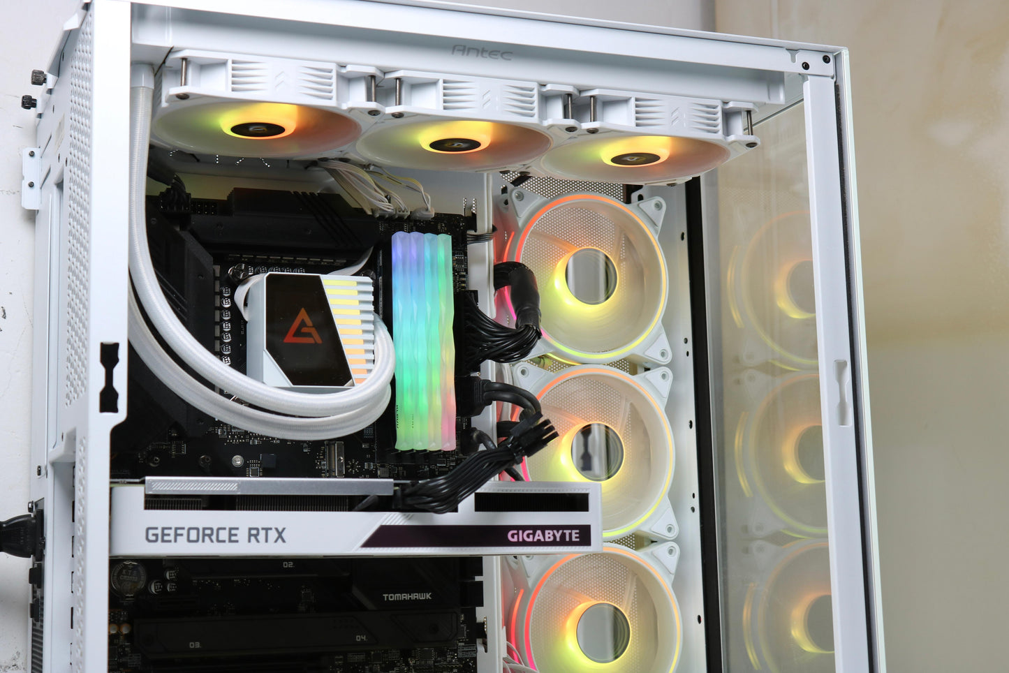 Intel 14代i9 14900KF RTX3060Ti 全白水冷電競電腦